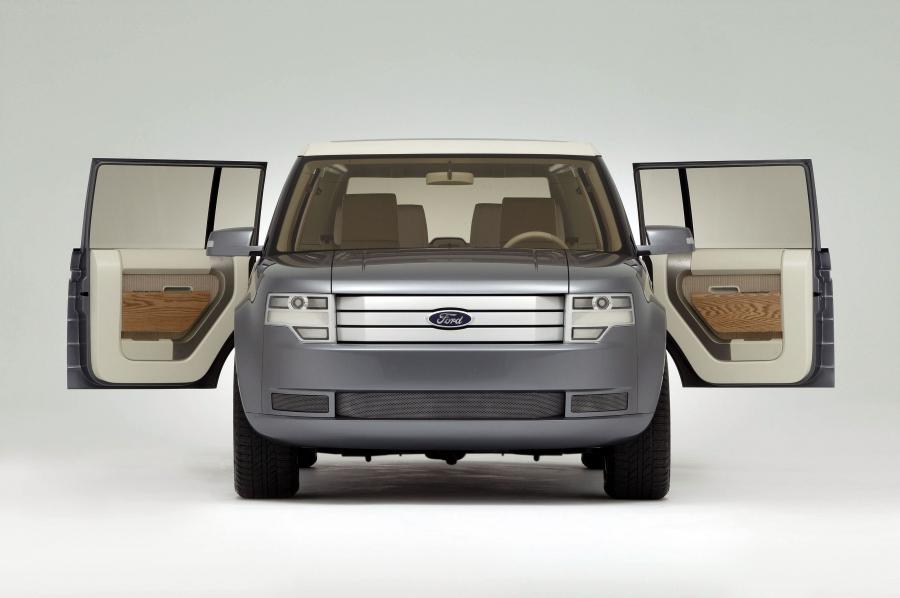  Ford Fairlane Concept 2005 года  (фото 25 из 52)